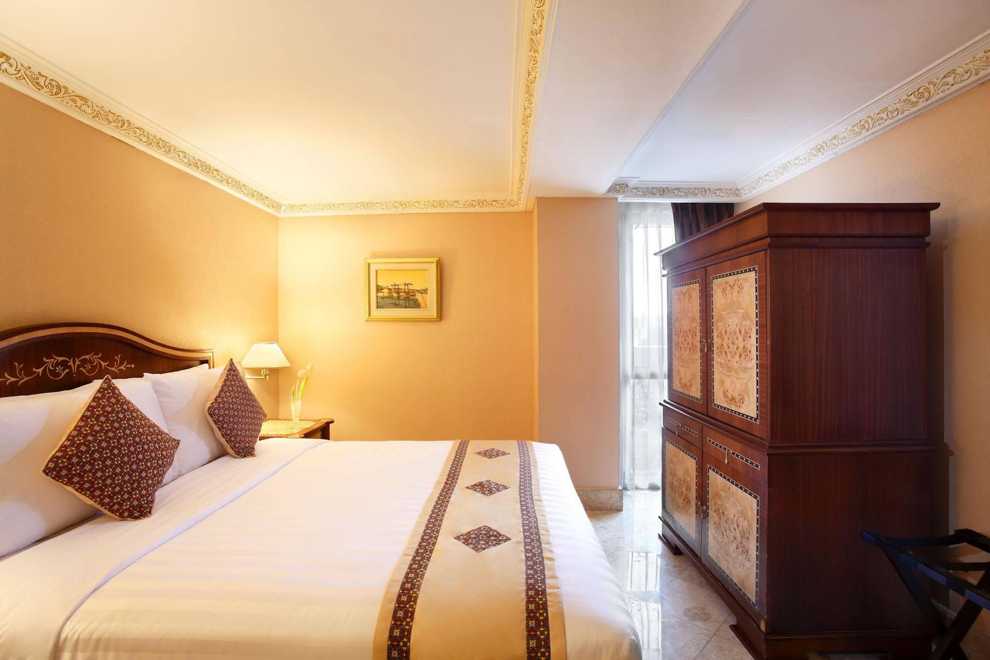 Ambhara Hotel Джакарта Экстерьер фото